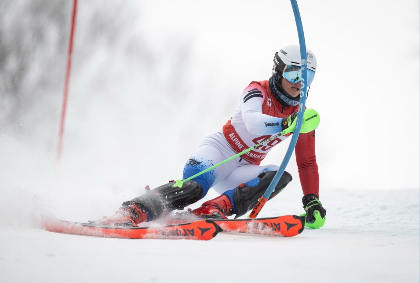 Tomahawk racer carving through a slalom turn